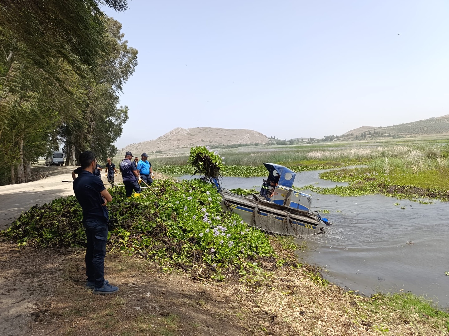 River cleaning picture